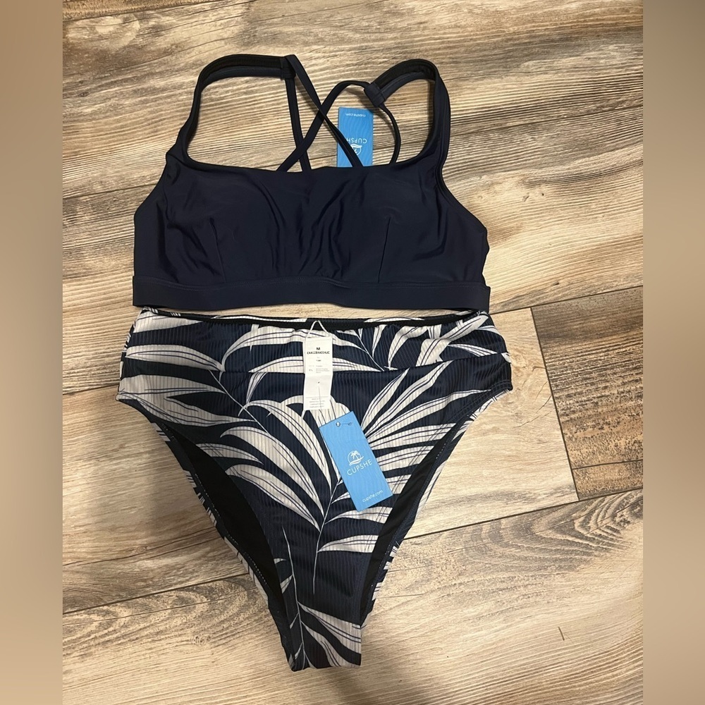 NWT Cupshe: Spring Bikini Bandeau and Palms Away Bottom - Picture 5 of 7